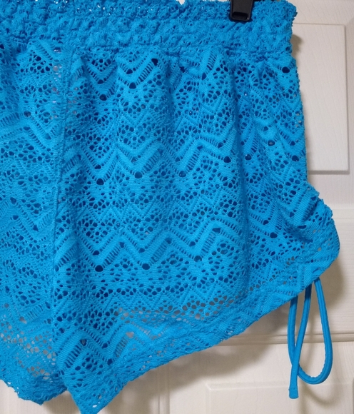 Beach & Pool Shorts - Picture 13 of 16